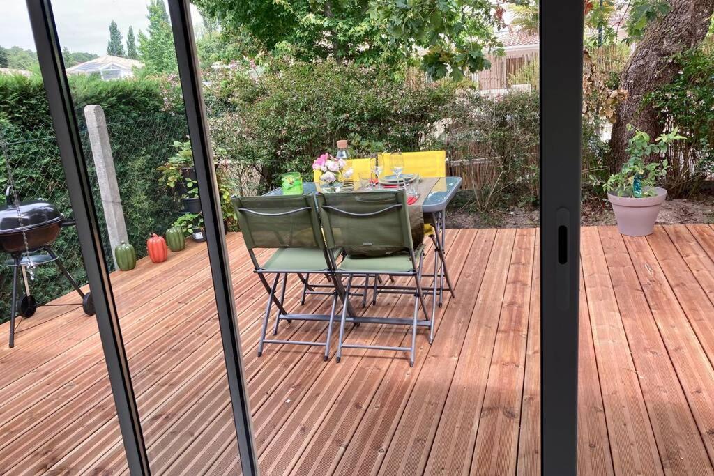 Charmant Chalet Avec Une Grande Terrasse Au Pyla La Teste-de-Buch Exteriör bild