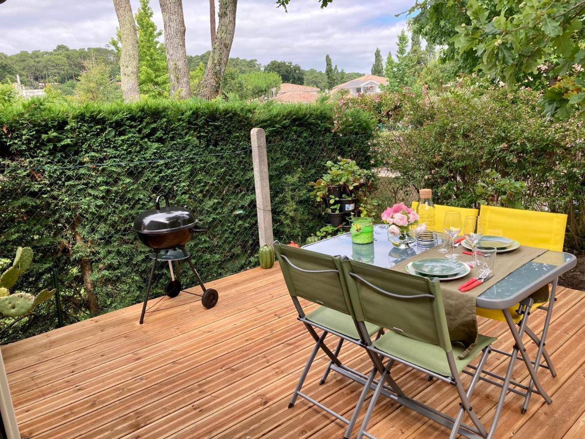 Charmant Chalet Avec Une Grande Terrasse Au Pyla La Teste-de-Buch Exteriör bild