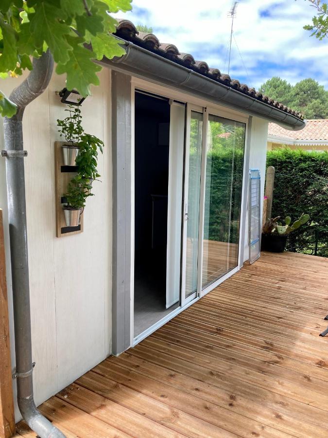 Charmant Chalet Avec Une Grande Terrasse Au Pyla La Teste-de-Buch Exteriör bild